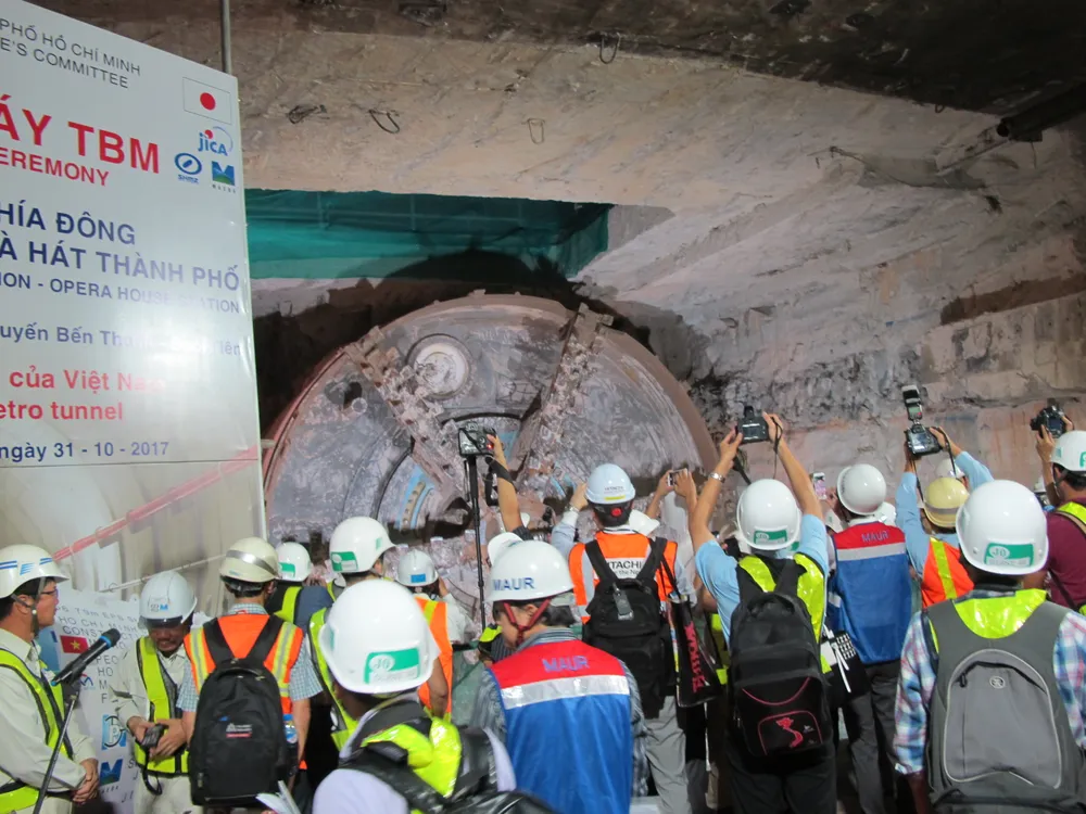 Đón máy khoan hầm TBM tuyến đường sắt Bến Thành - Suối Tiên ảnh 2