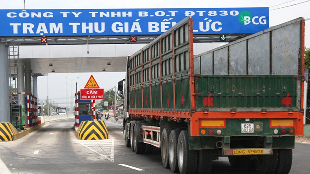 Một trạm thu phí thuộc dự án BOT đường tỉnh 830. Ảnh: VGP