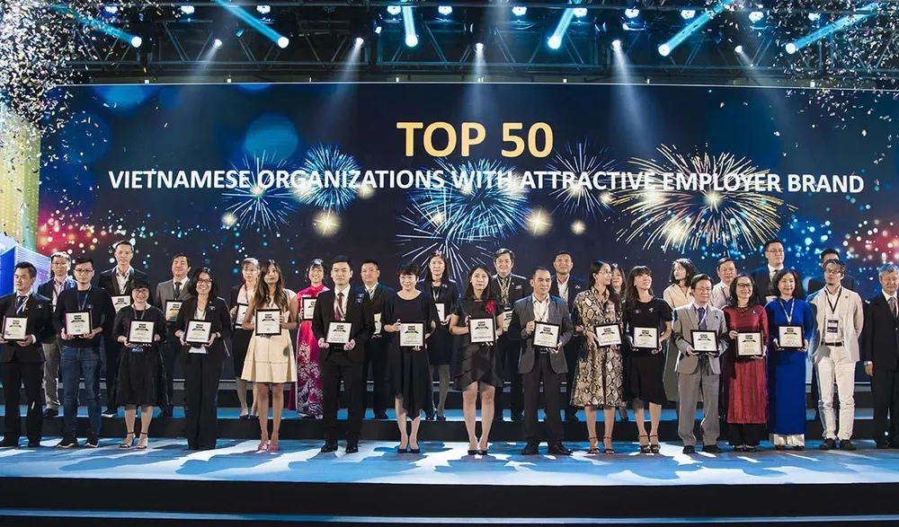 Công ty CP Tập đoàn Xây dựng Hòa Bình 4 năm liêp tiếp đạt Top 100 nơi làm việc tốt nhất ảnh 2