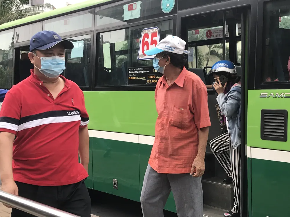 Bến xe vắng khách ảnh 1 Bến xe vắng khách ảnh 1
