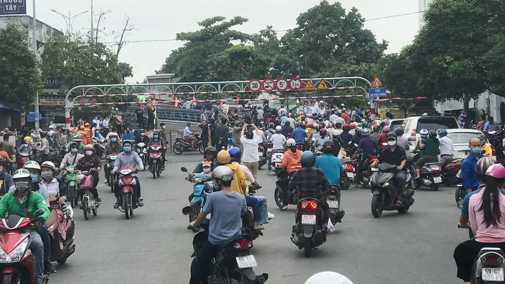 Thông xe cầu thép An Phú Đông, quận 12  ​ ảnh 1