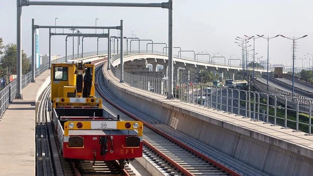 Hệ thống xe buýt đồng bộ dọc tuyến Metro Bến Thành - Suối Tiên. Ảnh: QUỐC HÙNG