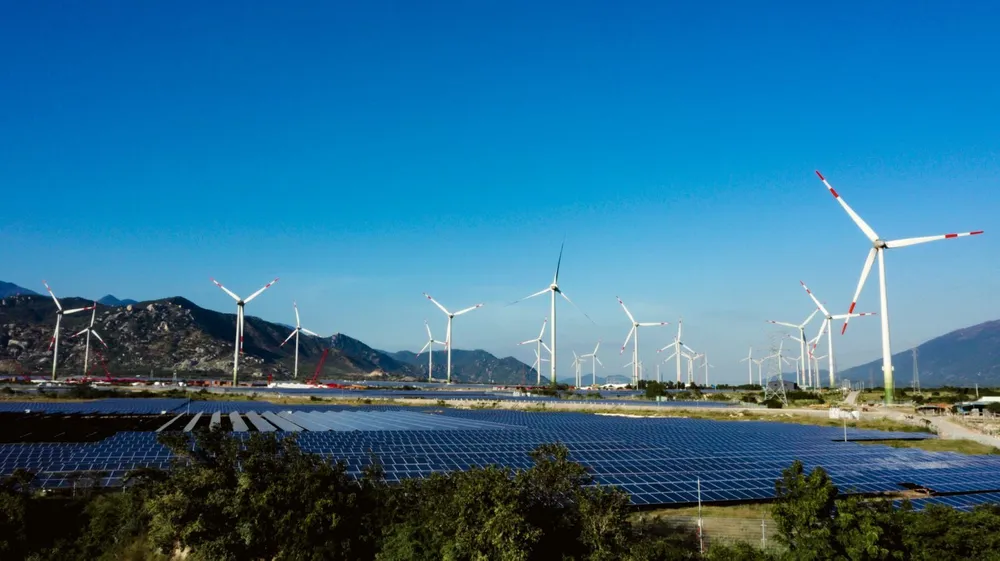 Khánh thành tổ hợp điện gió và năng lượng mặt trời lớn nhất nước ảnh 2