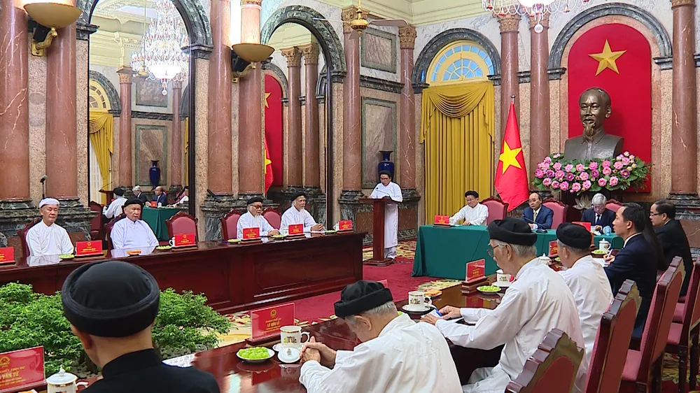 Chủ tịch nước tiếp đoàn chức sắc các Hội thánh và tổ chức Cao Đài ảnh 5 Chủ tịch nước tiếp đoàn chức sắc các Hội thánh và tổ chức Cao Đài ảnh 5