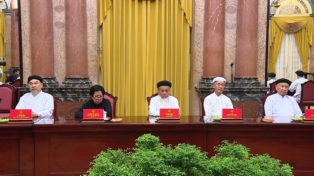 Chủ tịch nước tiếp đoàn chức sắc các Hội thánh và tổ chức Cao Đài ảnh 6 Chủ tịch nước tiếp đoàn chức sắc các Hội thánh và tổ chức Cao Đài ảnh 6