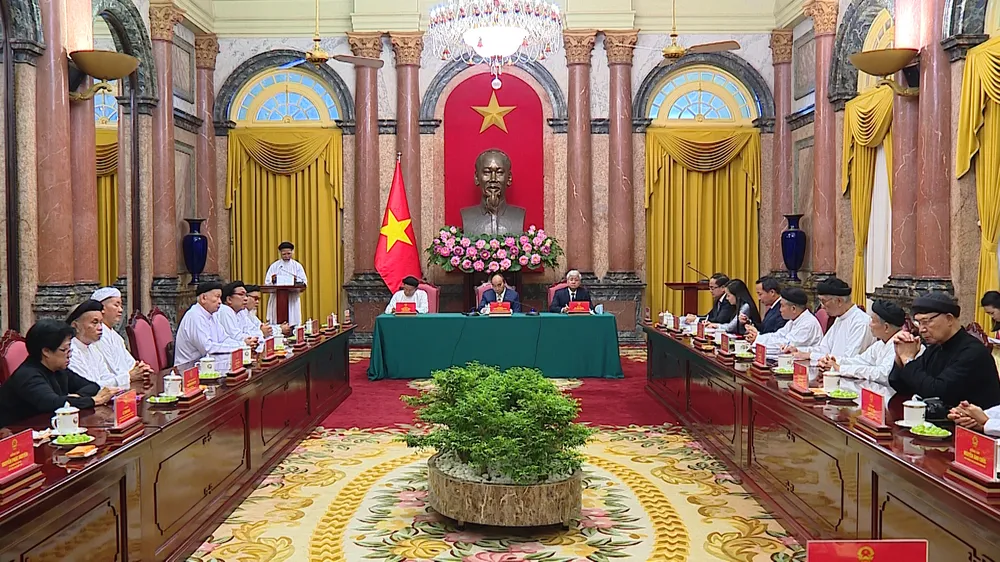 Chủ tịch nước tiếp đoàn chức sắc các Hội thánh và tổ chức Cao Đài ảnh 4 Chủ tịch nước tiếp đoàn chức sắc các Hội thánh và tổ chức Cao Đài ảnh 4