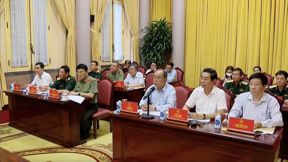 Chủ tịch nước Nguyễn Xuân Phúc chủ trì Phiên họp thứ hai Hội đồng Quốc phòng và An ninh ảnh 3 Chủ tịch nước Nguyễn Xuân Phúc chủ trì Phiên họp thứ hai Hội đồng Quốc phòng và An ninh ảnh 3