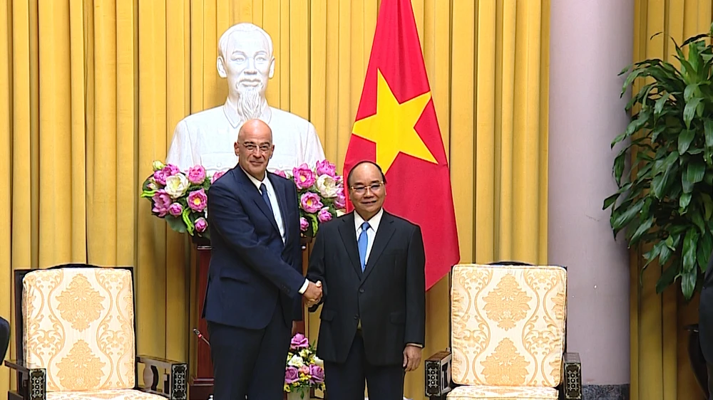 Chủ tịch nước Nguyễn Xuân Phúc tiếp Bộ trưởng Ngoại giao Cộng hòa Hy Lạp Nikolaos Dendias ảnh 2 Chủ tịch nước Nguyễn Xuân Phúc tiếp Bộ trưởng Ngoại giao Cộng hòa Hy Lạp Nikolaos Dendias ảnh 2