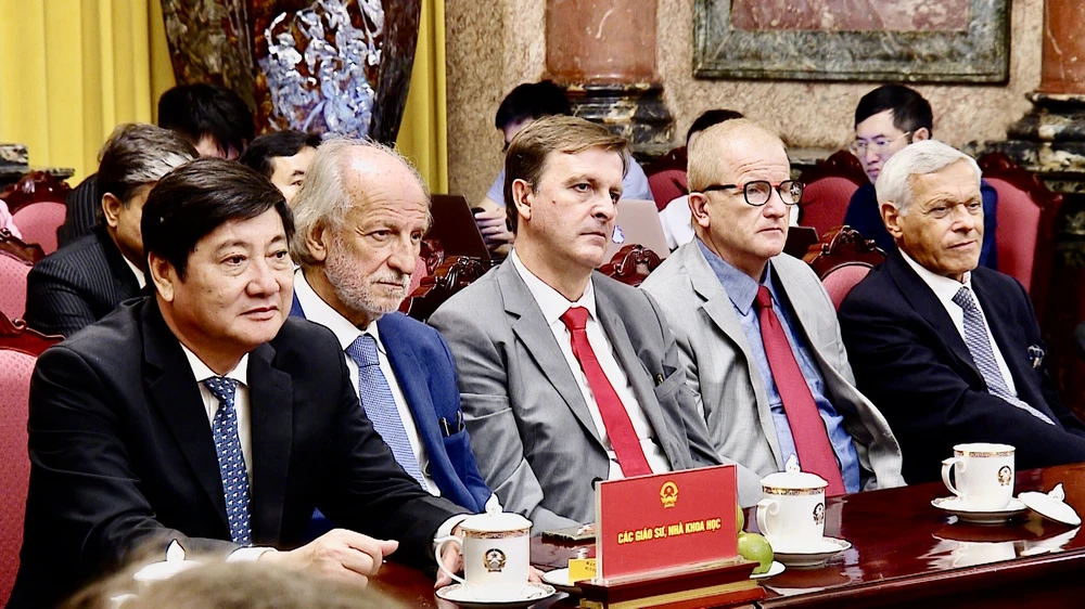 Chủ tịch nước tiếp 50 nhà khoa học quốc tế sang Việt Nam dự hội thảo ảnh 6 Chủ tịch nước tiếp 50 nhà khoa học quốc tế sang Việt Nam dự hội thảo ảnh 6