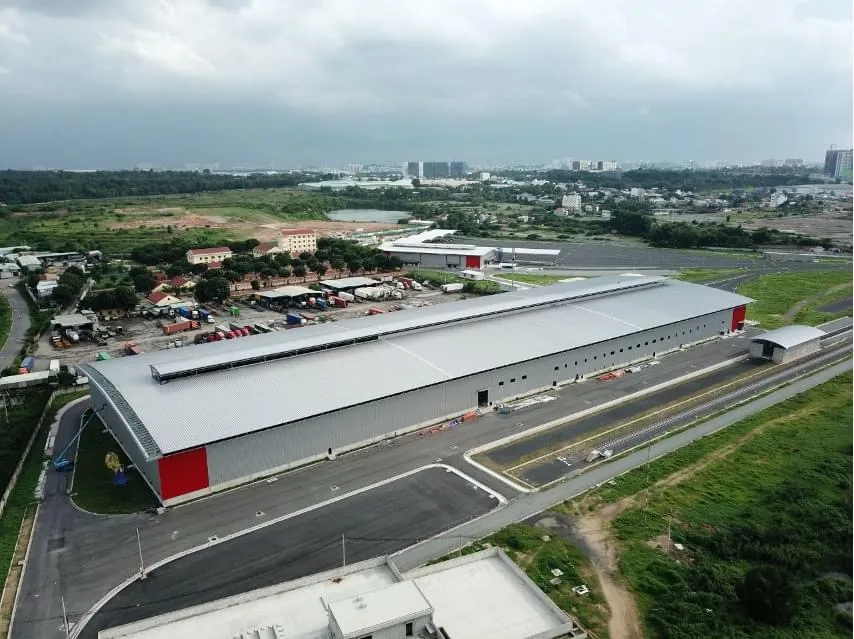 Các nhà ga cơ bản hoàn thành. Ảnh: QUỐC HÙNG Các nhà ga cơ bản hoàn thành. Ảnh: QUỐC HÙNG