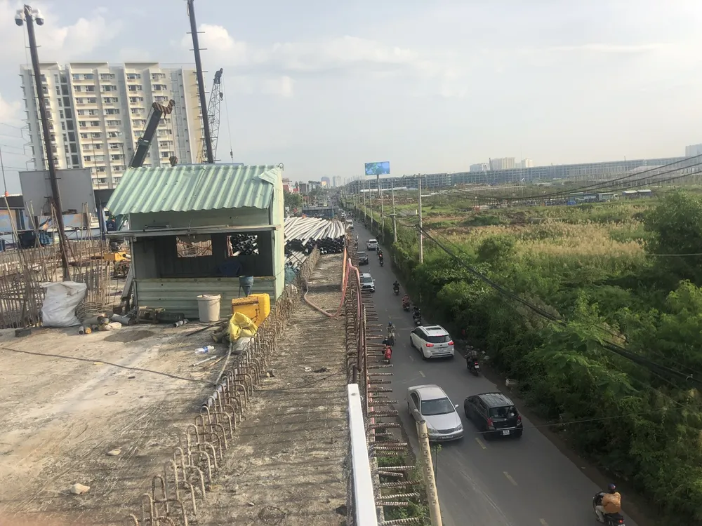 Chọn nhà đầu tư nhằm khai thác quỹ đất dọc hai bên các tuyến giao thông trọng điểm. Ảnh: QUỐC HÙNG Chọn nhà đầu tư nhằm khai thác quỹ đất dọc hai bên các tuyến giao thông trọng điểm. Ảnh: QUỐC HÙNG