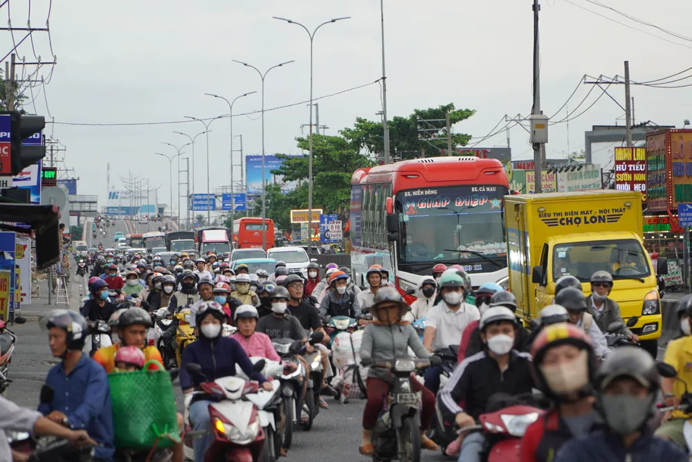Thời gian tới, TPHCM tập trung mở rộng các cửa ngõ ra vào TP. Ảnh: QUỐC HÙNG 45t.jpg