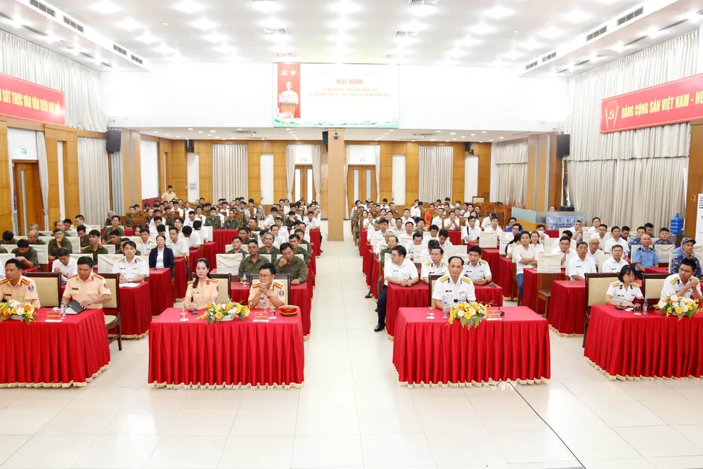 Quang cảnh buổi tuyên truyền. Ảnh: CÔNG HOAN 5a1.JPG