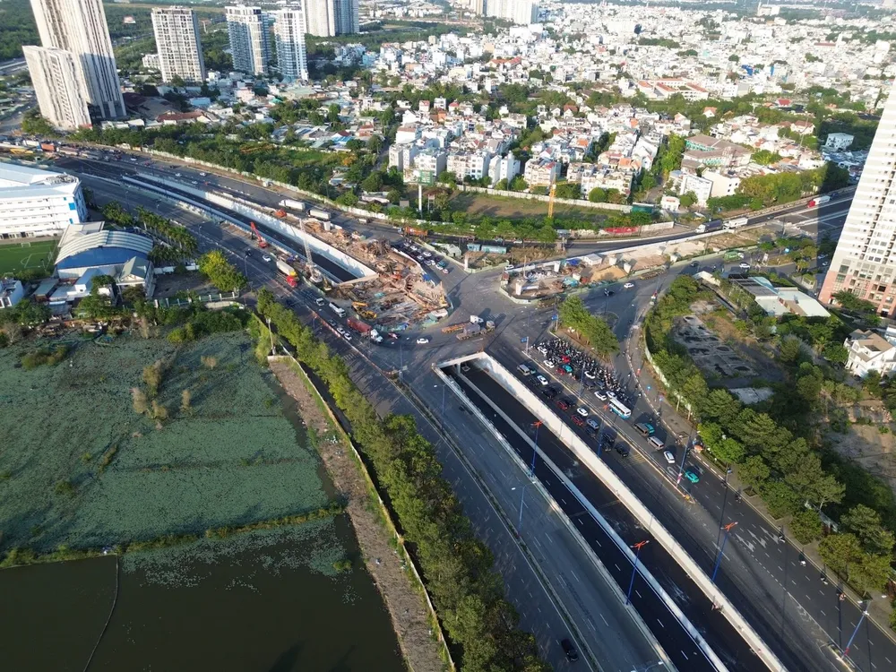 12 giờ trưa nay, thông xe nhánh hầm HC1-01 nút giao An Phú. Ảnh: QUỐC HÙNG 30b.jpg