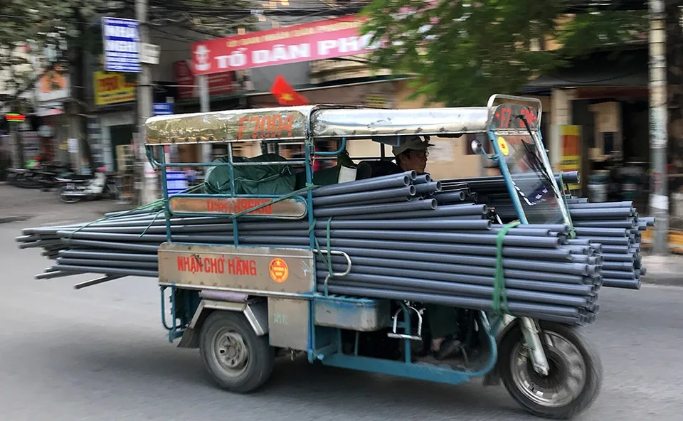 Xử lý nghiêm xe ba, bốn bánh tự chế gây mất an toàn giao thông. Ảnh: QUỐC HÙNG 23 xe tu ch 1.jpg