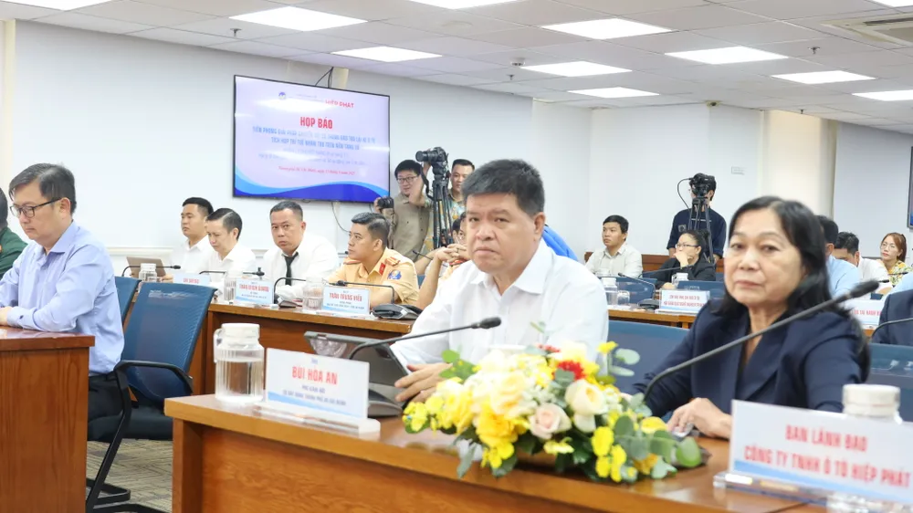 Quang cảnh buổi họp báo. Ảnh: QUỐC HÙNG IMG_0193.JPG