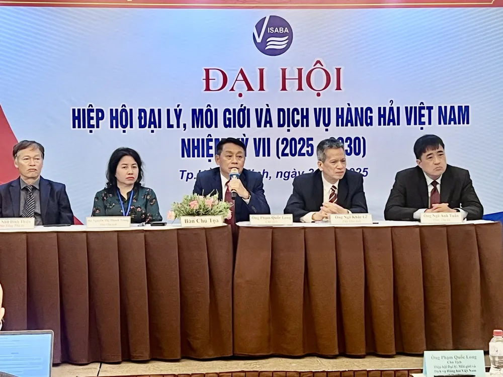 Ban lãnh đạo VISABA nhiệm kỳ 2021-2025. Ảnh: QUỐC HÙNG 31b.jpg