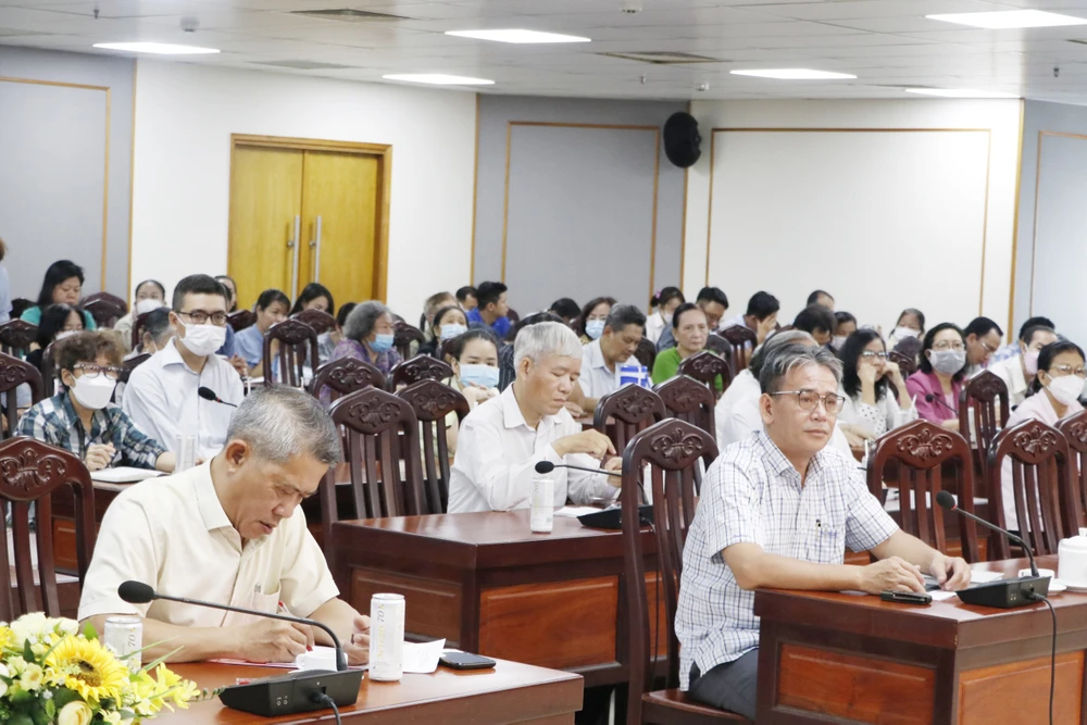 Cử tri kiến nghị cần quyết liệt hơn trong vấn đề xăng dầu ảnh 1 Cử tri kiến nghị cần quyết liệt hơn trong vấn đề xăng dầu ảnh 1