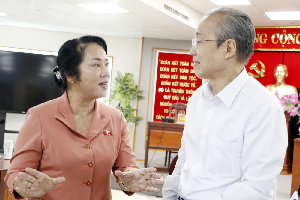 Cử tri kiến nghị cần quyết liệt hơn trong vấn đề xăng dầu ảnh 5 Cử tri kiến nghị cần quyết liệt hơn trong vấn đề xăng dầu ảnh 5