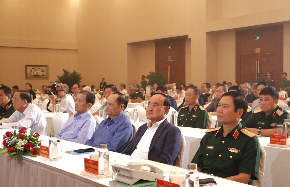 Các đại biểu dự buổi gặp mặt. Ảnh: NGÔ BÌNH Các đại biểu dự buổi gặp mặt. Ảnh: NGÔ BÌNH