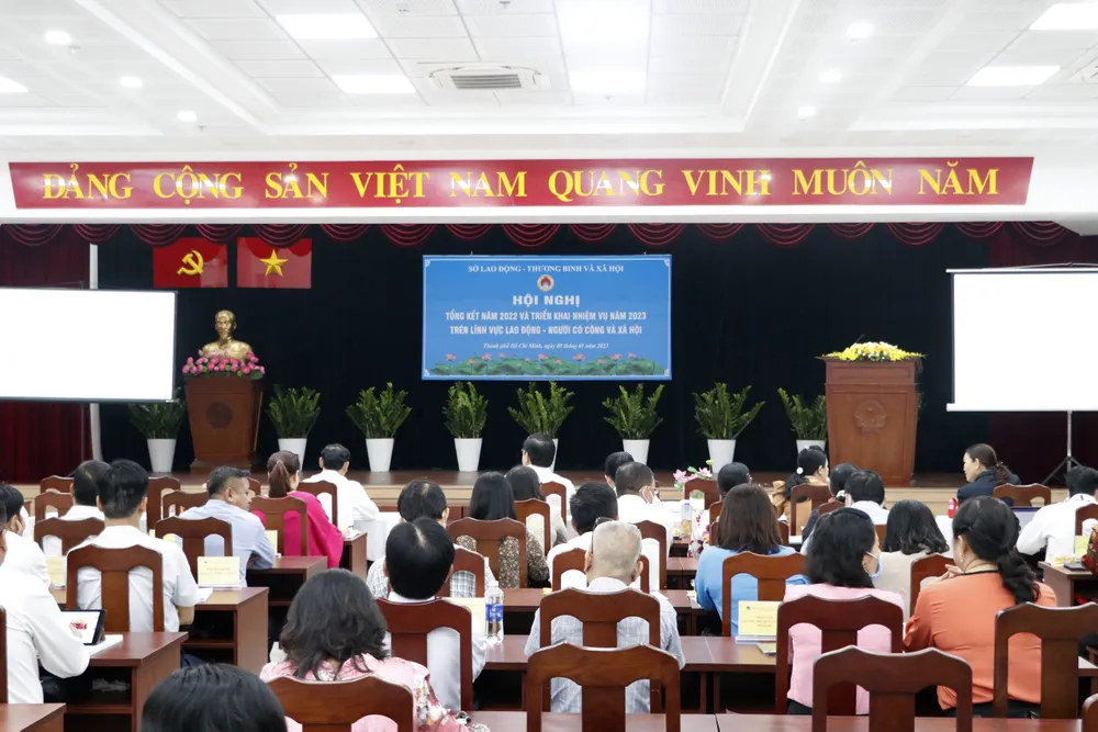 Quang cảnh hội nghị sáng 5-1