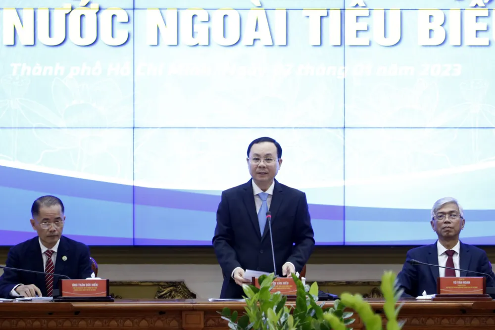 Đồng chí Nguyễn Văn Hiếu phát biểu tại buổi gặp mặt. Ảnh: NGÔ BÌNH