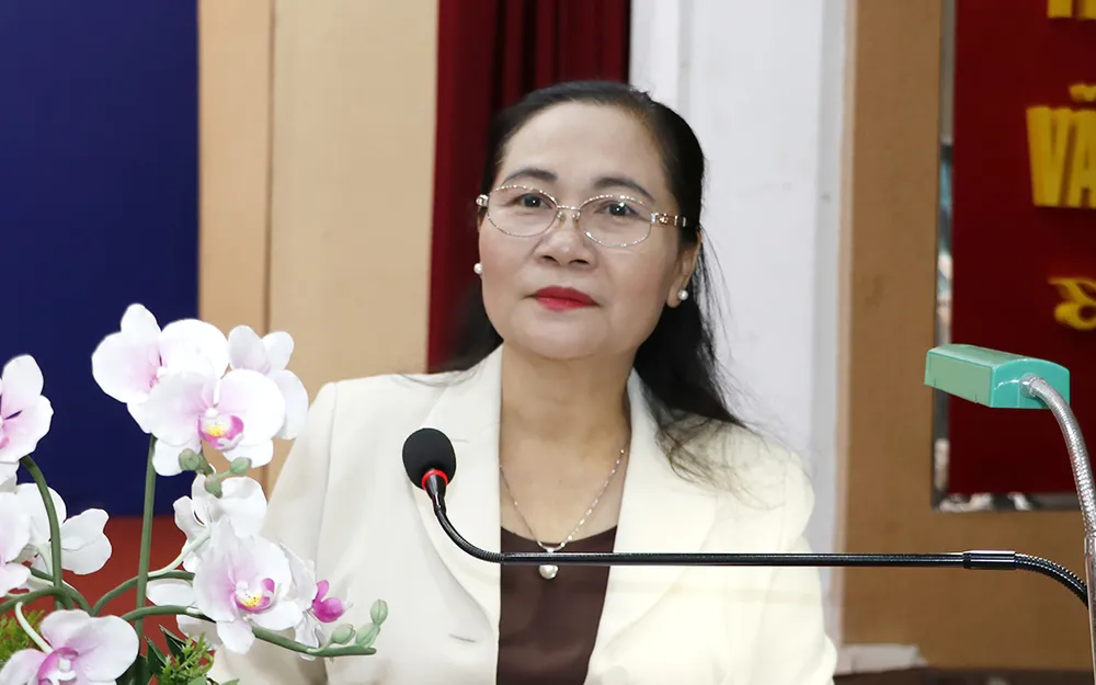 Đồng chí Nguyễn Thị Lệ phát biểu tại hội nghị. Ảnh: NGÔ BÌNH