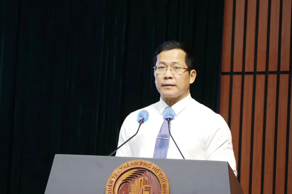 Bí thư Quận ủy quận 12 Trần Hoàng Danh phát biểu tại hội nghị. Bí thư Quận ủy quận 12 Trần Hoàng Danh phát biểu tại hội nghị.