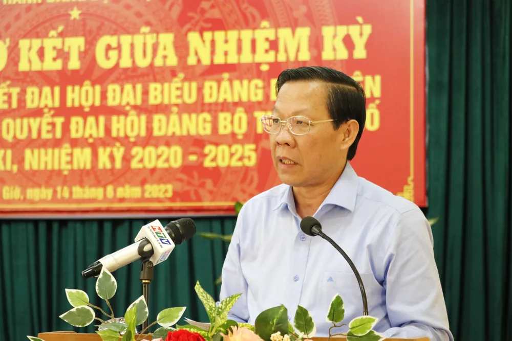 Đồng chí Phan Văn Mãi phát biểu tại hội nghị. Ảnh: NGÔ BÌNH