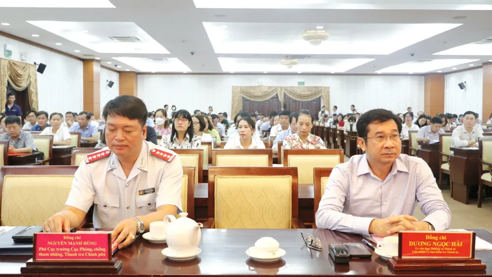 Các đại biểu dự hội nghị. Ảnh: NGÔ BÌNH Các đại biểu dự hội nghị. Ảnh: NGÔ BÌNH