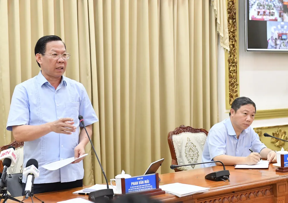 Chủ tịch UBND TPHCM Phan Văn Mãi phát biểu kết luận hội nghị. Ảnh: VIỆT DŨNG