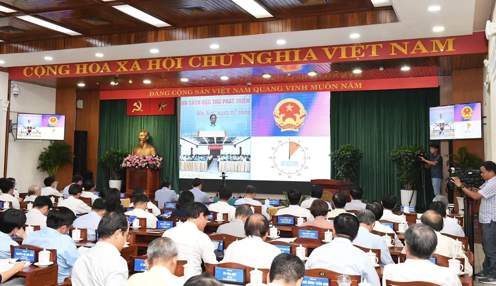 Thủ tướng phát biểu kết luận buổi làm việc. Ảnh: VIỆT DŨNG Thủ tướng phát biểu kết luận buổi làm việc. Ảnh: VIỆT DŨNG