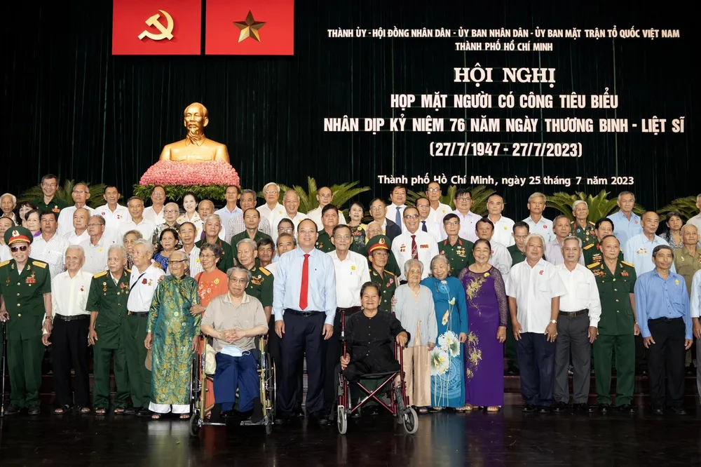 Phó Bí thư Thành ủy TPHCM Nguyễn Hồ Hải cùng các đại biểu tại hội nghị. Ảnh: VIỆT DŨNG.