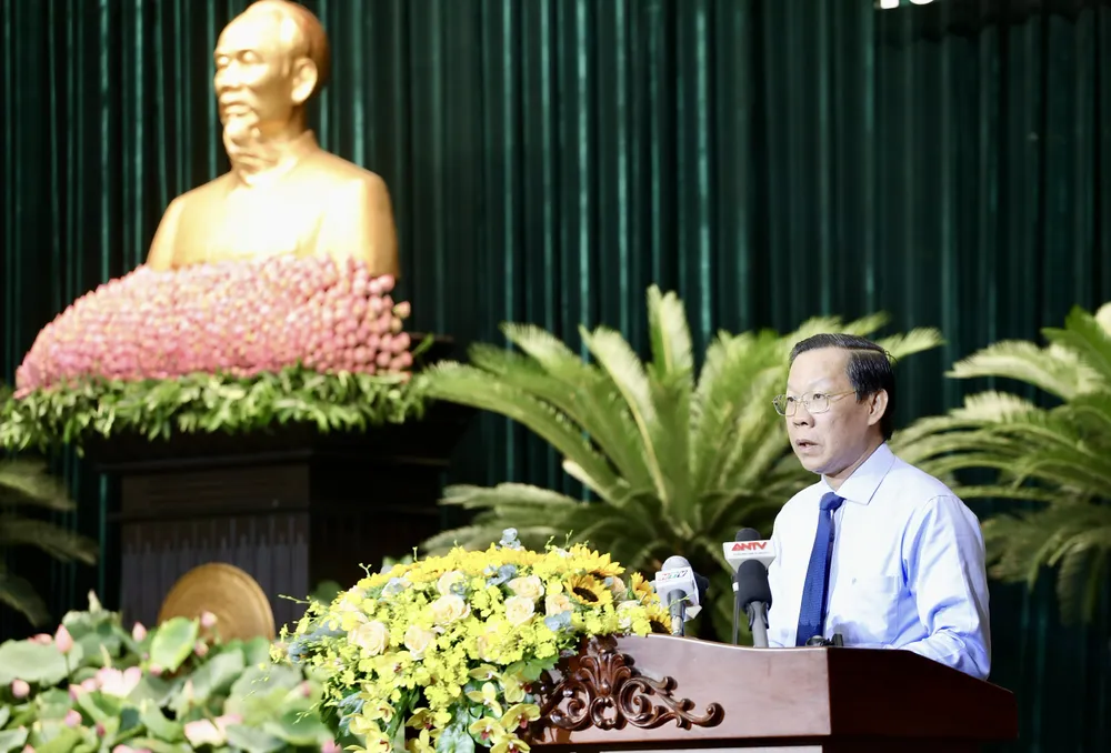 Đồng chí Phan Văn Mãi phát biểu tại hội nghị. Ảnh: DŨNG PHƯƠNG