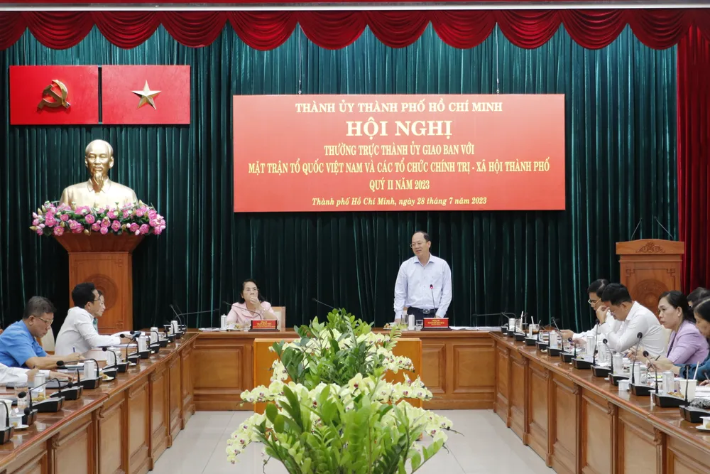 Các đại biểu dự hội nghị. Ảnh: NGÔ BÌNH