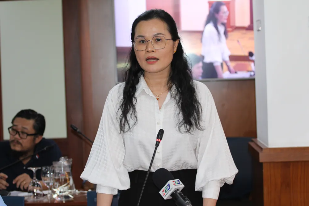 Phó Giám đốc Sở GD-ĐT TPHCM Lê Thụy Mỵ Châu thông tin tại buổi họp báo Phó Giám đốc Sở GD-ĐT TPHCM Lê Thụy Mỵ Châu thông tin tại buổi họp báo