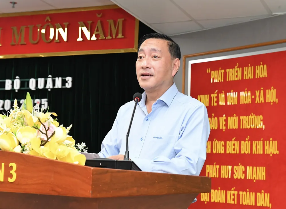 Bí thư Quận ủy quận 3 Phạm Thành Kiên phát biểu tại hội nghị. Ảnh: VIỆT DŨNG Bí thư Quận ủy quận 3 Phạm Thành Kiên phát biểu tại hội nghị. Ảnh: VIỆT DŨNG