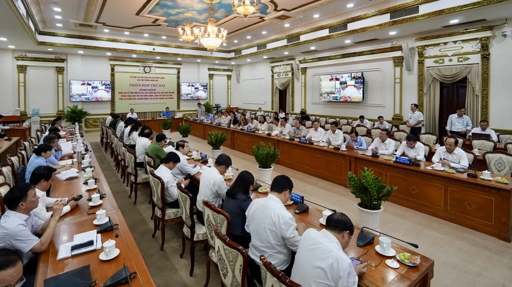 Quang cảnh phiên họp. Ảnh: HOÀNG HÙNG Quang cảnh phiên họp. Ảnh: HOÀNG HÙNG