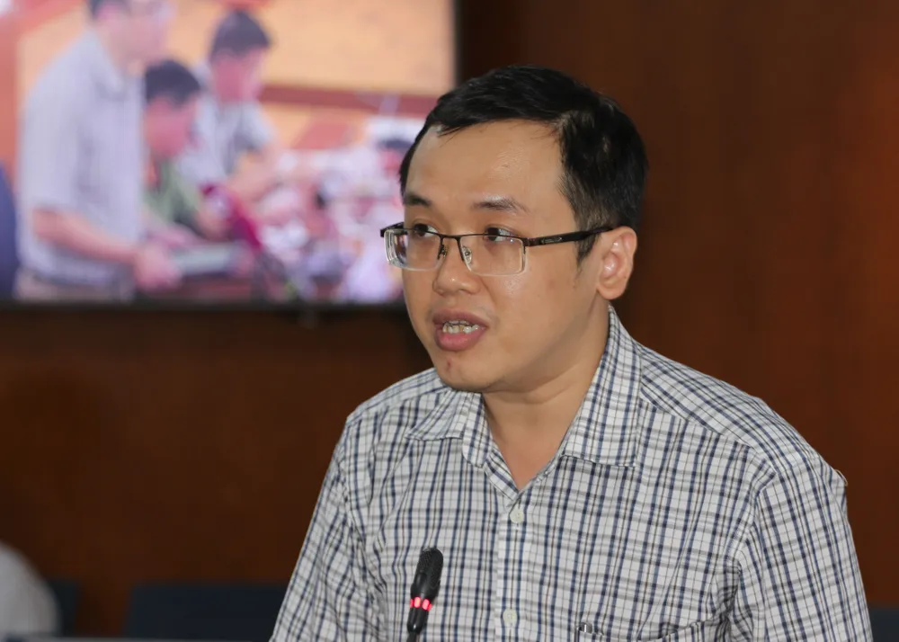 Đại diện Sở Nội vụ TPHCM thông tin tại họp báo