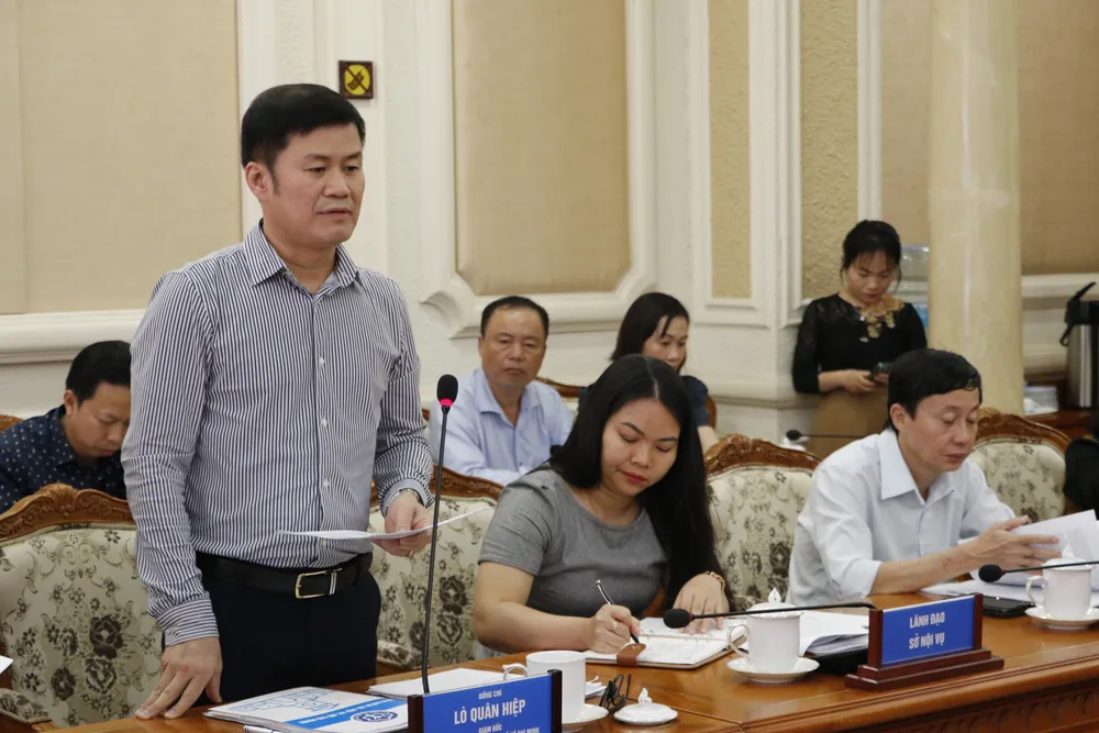 Giám đốc BHXH TPHCM Lò Quân Hiệp báo cáo tại buổi giám sát. Ảnh: NGÔ BÌNH Giám đốc BHXH TPHCM Lò Quân Hiệp báo cáo tại buổi giám sát. Ảnh: NGÔ BÌNH