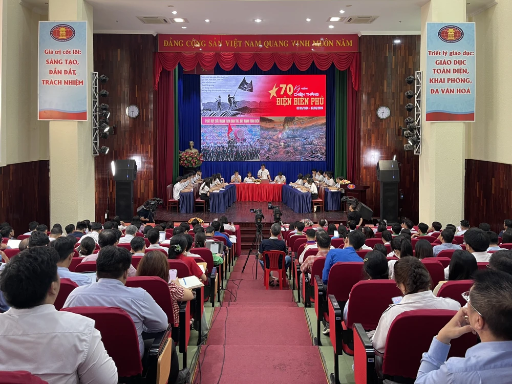Quang cảnh hội nghị. Ảnh: HOÀNG HÙNG z5470536415523_72d9facc231c61fb2002f5cad48e137b.jpg