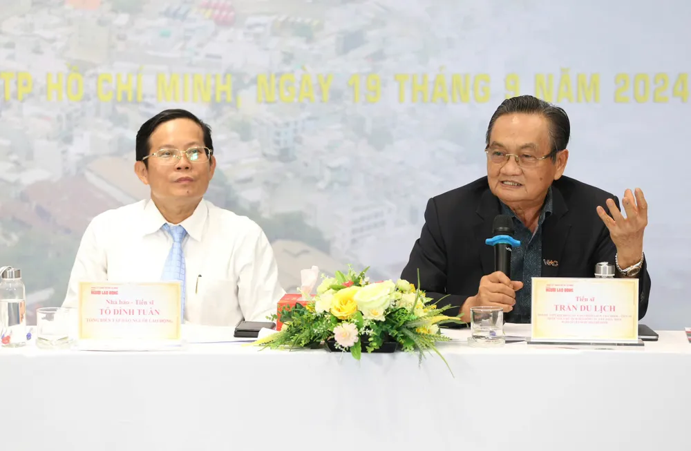 TS Trần Du Lịch trao đổi tại tọa đàm 2c59d38b758dd3d38a9c.jpg