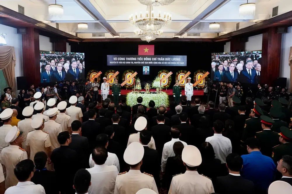 Tran Duc Luong 동지의 장례식이 Thong Nhat Hall(HCMC)에서 거행되었습니다. 사진: HOANG HUNG z6633052598113_3d0365dfe2b2344c91ba37da9b2ea314.jpg