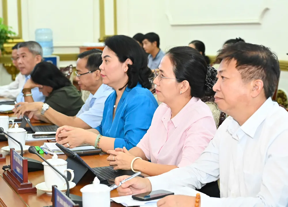 Đại biểu dự họp. Ảnh: VIỆT DŨNG z6666582294754_b35282aca41176aa297f387ba09c2797.jpg