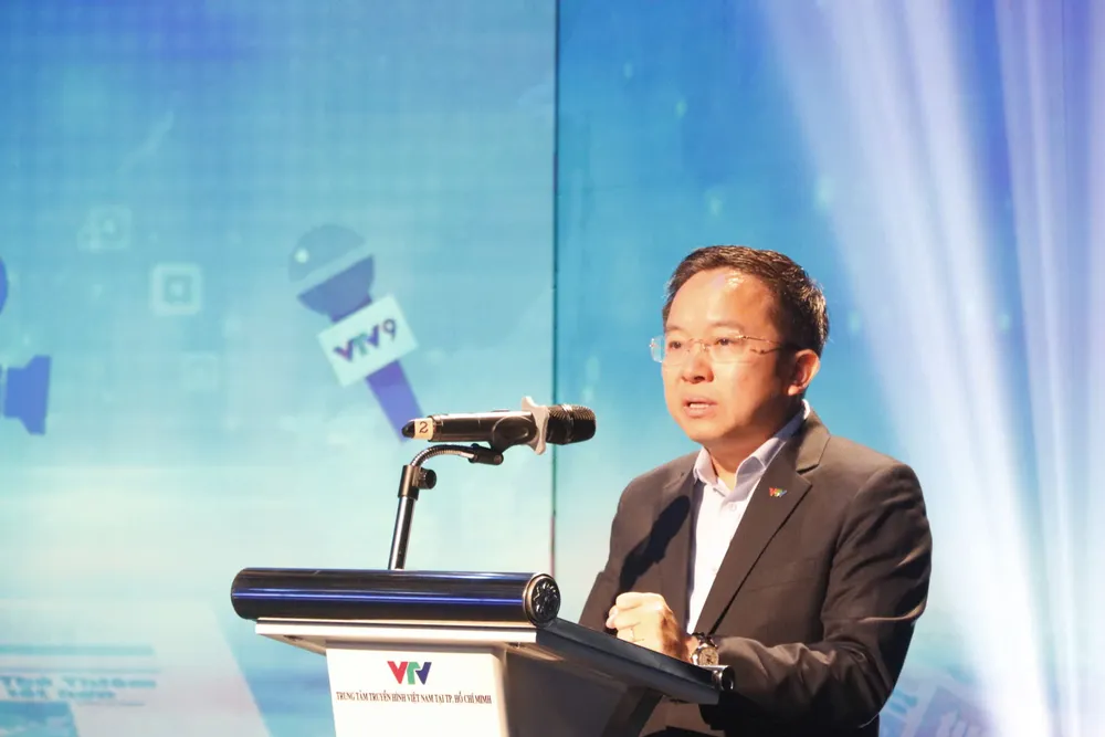 Giám đốc VTV9 Từ Lương trao đổi tại tọa đàm z6698958412990_a8f40c45af31eec6245e68687fad6c36.jpg