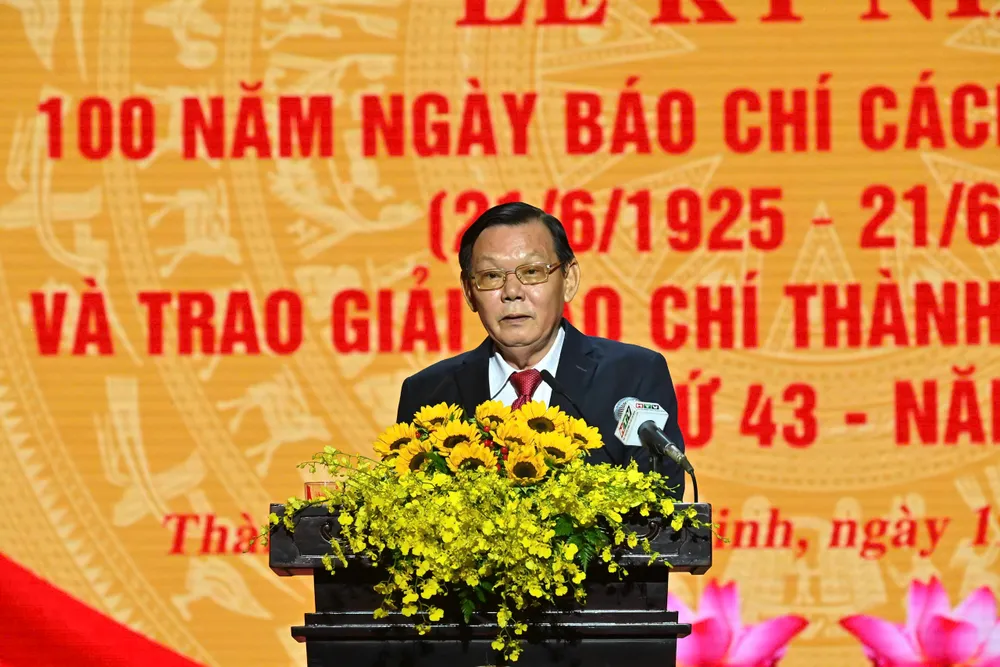 Journalist Nguyen Tan Phong speaks at the ceremony. Photo: VIET DUNG z6720756935591_b0400cb77590855358d72482de6a4cb4.jpg