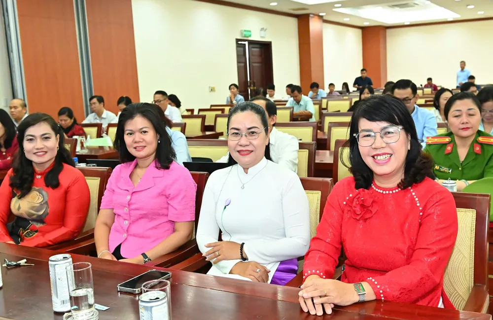 Đại biểu dự hội nghị. Ảnh: VIỆT DŨNG 010f58c4ded7698930c6.jpg