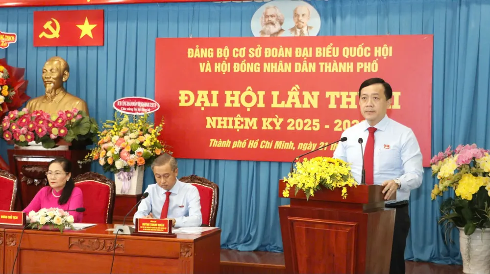 Đồng chí Hà Phước Thắng phát biểu 416eef315626e178b837.jpg