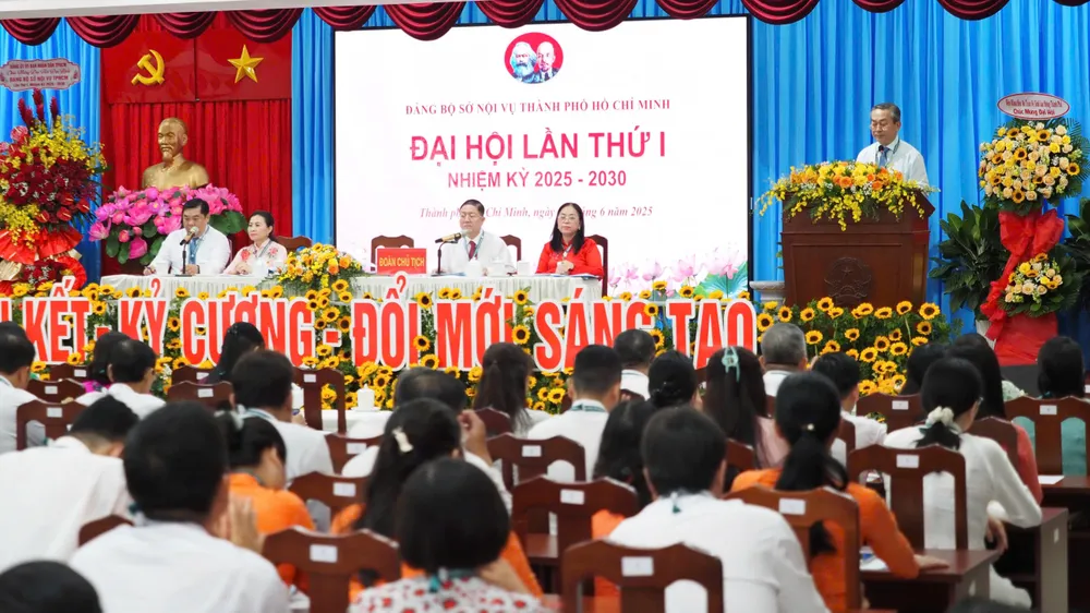 Quang cảnh đại hội. Ảnh: HOÀNG HÙNG z6747587428518_e2c8f465f4c73a38a09c79d167120ceb.jpg