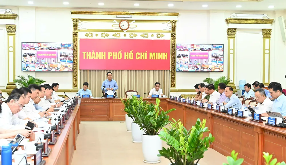 Quang cảnh phiên họp. Ảnh: VIỆT DŨNG z6769805393343_f86599662703216623588061c8812747.jpg